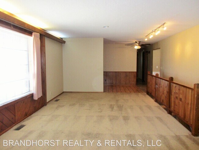 Building Photo - 3 br, 2 bath House - 10023 N. LARK ROAD