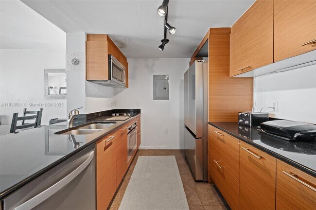 Building Photo - 50 Biscayne Blvd