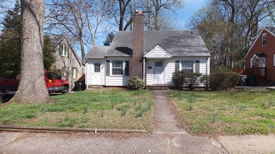 Building Photo - 1336 St Julien St