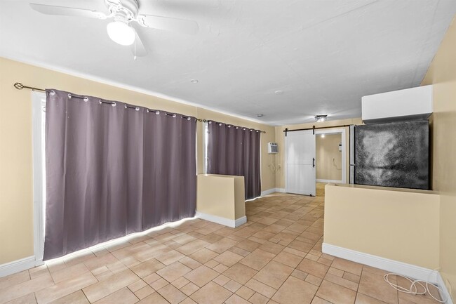 Building Photo - 120 Pleasant Pl