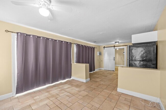 Foto del edificio - 120 Pleasant Pl