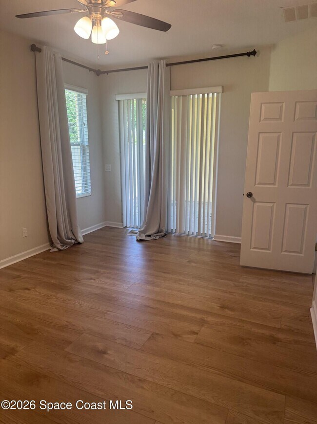 Foto del edificio - 3116 Arden Cir