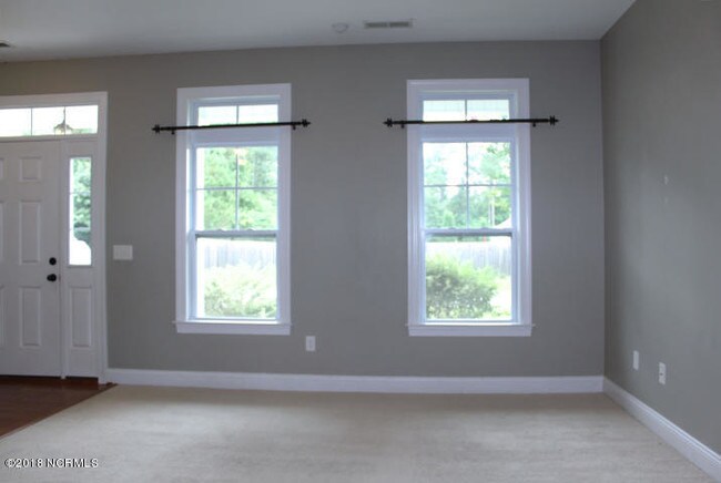 Building Photo - 135 Saint Rd