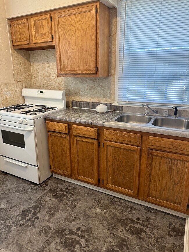 Building Photo - 45 Riley Mnr