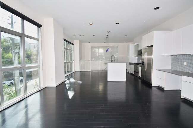 Photo - 207 Pierce Street Unit 201 Apartment