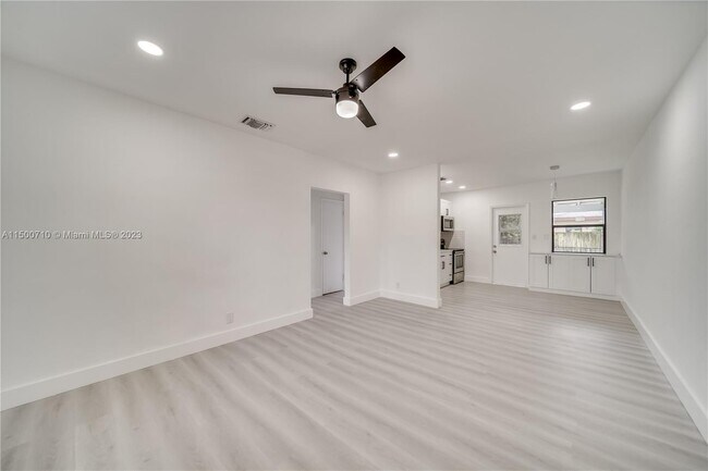 Foto del edificio - 6126 SW 19th St