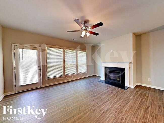 Foto del edificio - 3172 Baylor Cir