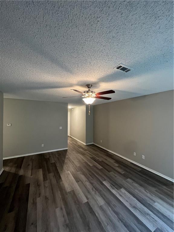 Foto del edificio - 1374 N Chickadee Ave