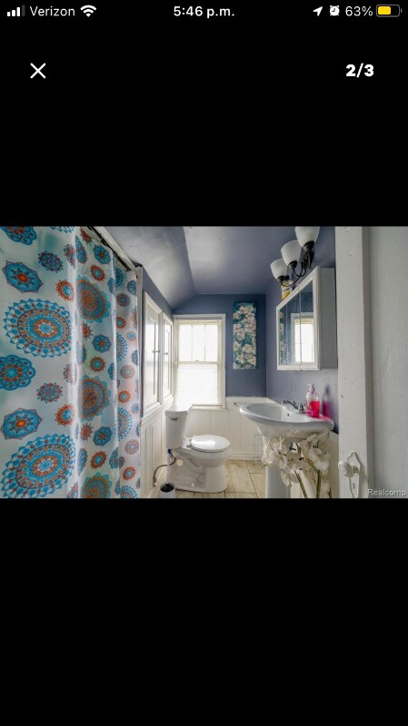 Foto del edificio - 17405 Bradford Ave
