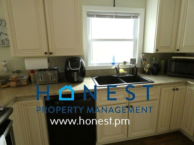 Foto del edificio - 113 Williamson Rd