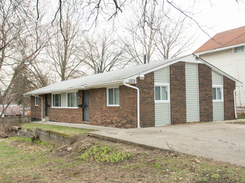 Primary Photo - 1538 White Ave