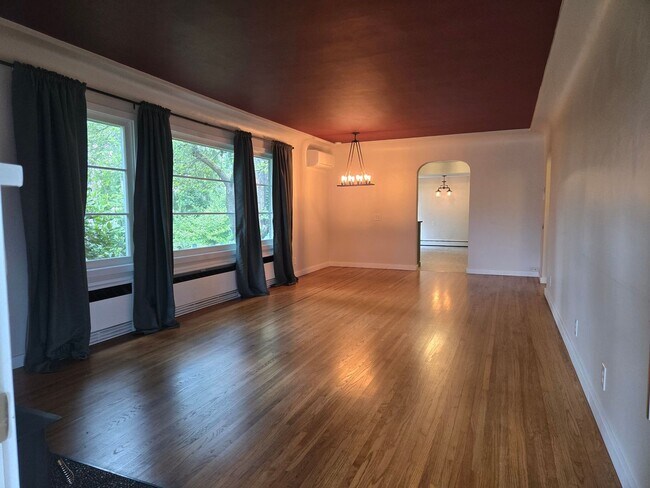 Building Photo - Cozy rambler
