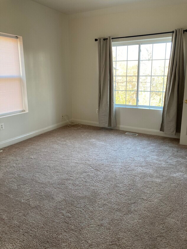 BEDROOM - 2 8th St NE