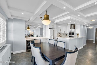 Building Photo - 28 Riverside Ave