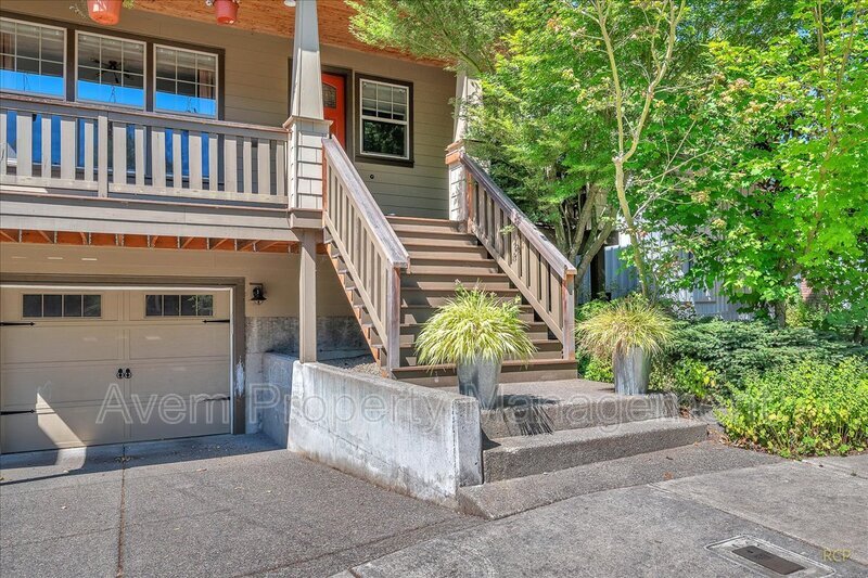 Foto principal - 2437 N Alberta St