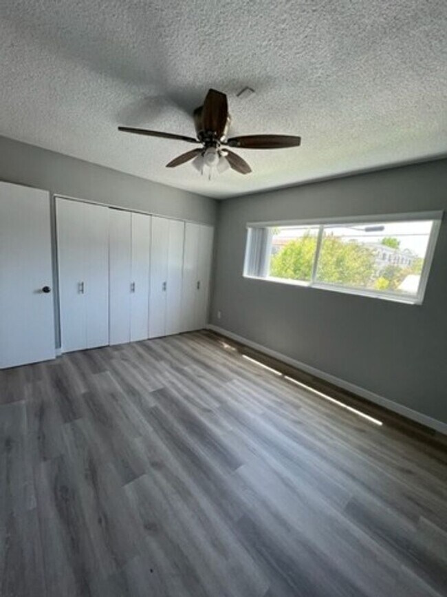 Foto del edificio - 12345 Oxnard St
