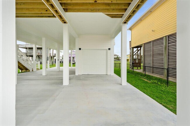 Foto del edificio - 23107 Miramar Dr