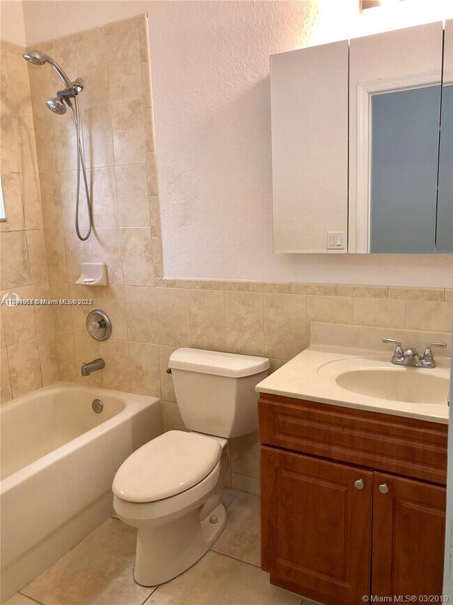 Foto del edificio - 2487 W 5th Ct