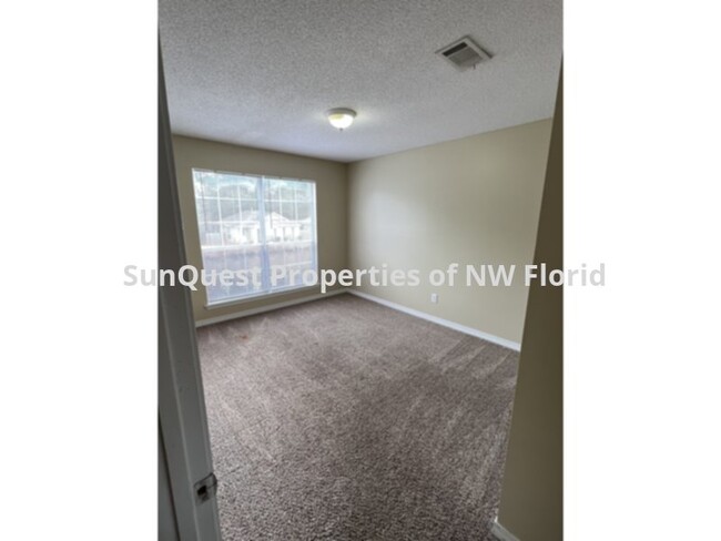 Building Photo - West Mobile - 4 Bedroom