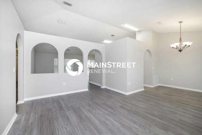 Building Photo - 4 Bedroom Pet-Friendly Home in KISSIMMEE, FL with Main Street Renewal