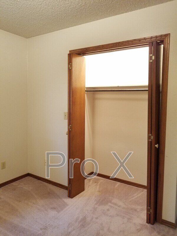 Building Photo - 405 E Adams St