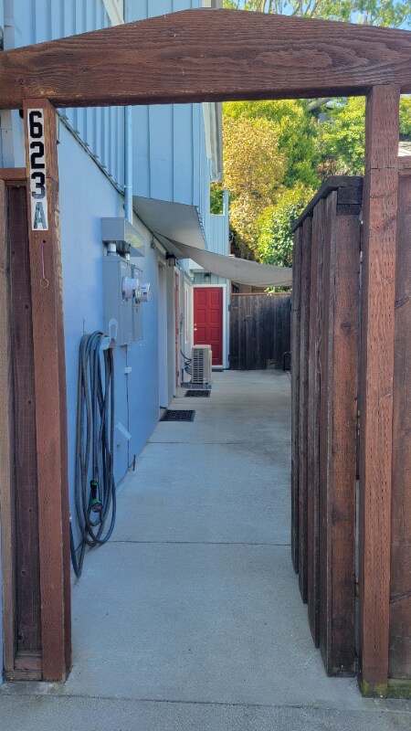Foto del edificio - 623 Oakdale Ave