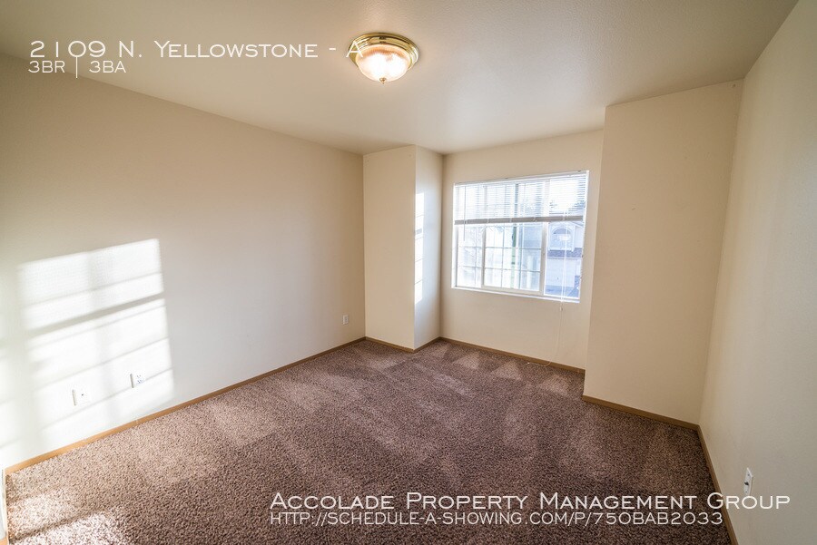 Primary Photo - Creekside Circle Townhome For Rent