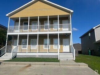 Building Photo - 2416 Gladiolus St