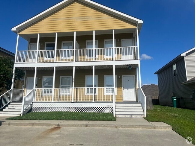 Building Photo - 2416 Gladiolus St
