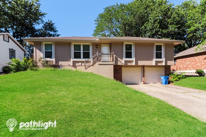 Primary Photo - 7504 East 133rd Street, Grandview, MO, 64030