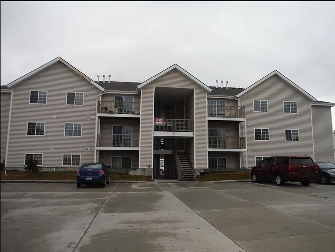 Foto principal - 3 bedroom 2 Bath condo