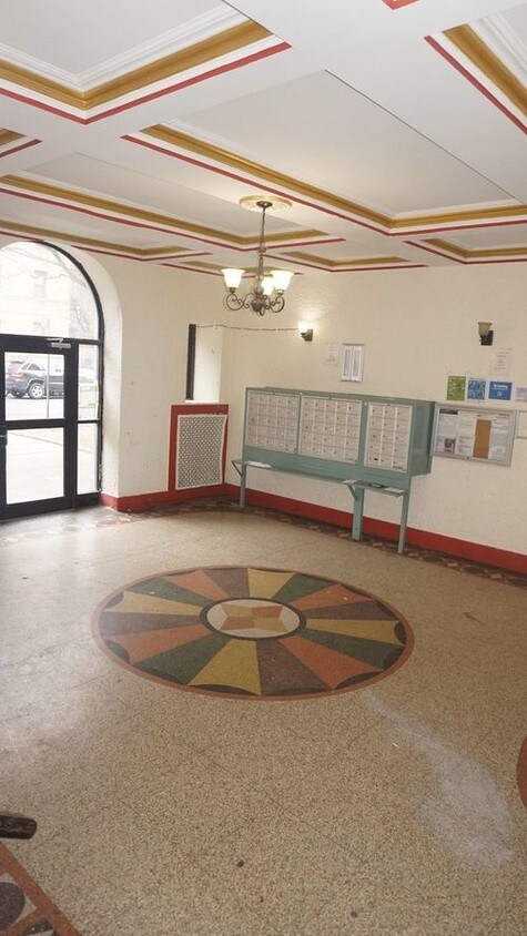 Foto principal - 49 E 19th St