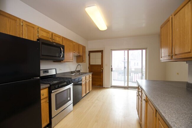 Foto del edificio - 2645 W Greenleaf Ave