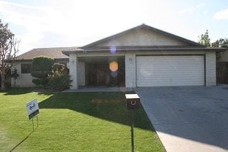 Building Photo - 2109 Westminster Dr