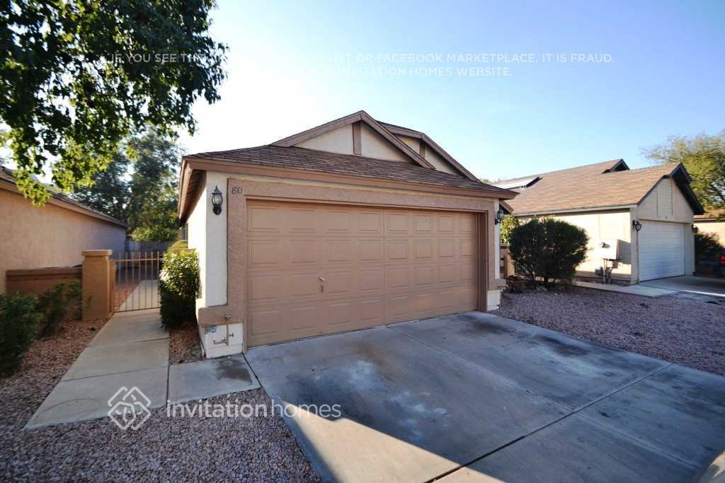 Foto principal - 921 S Val Vista Dr
