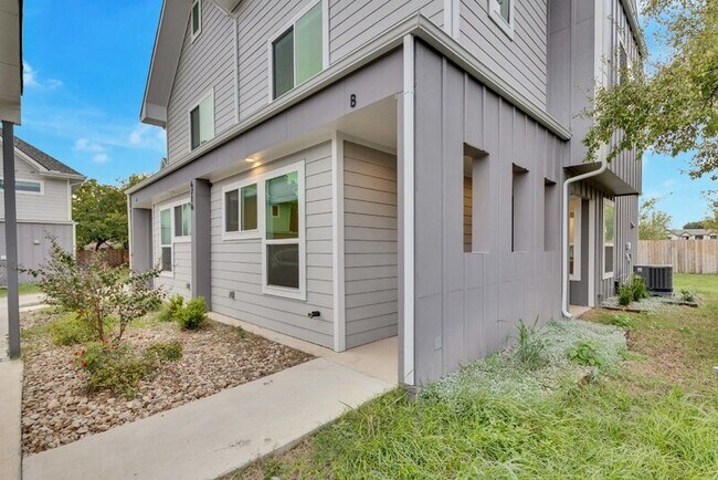 Building Photo - 6716 Mira Loma Ln