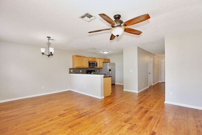Building Photo - Beautiful 2/2.5 Townhome in the Gated Community of Waterford Villas - East Orlando is Available Now!