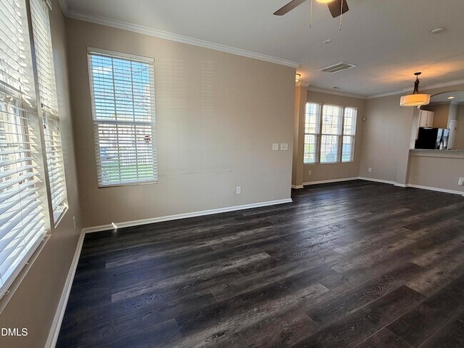 Foto del edificio - 651 Cupola Dr