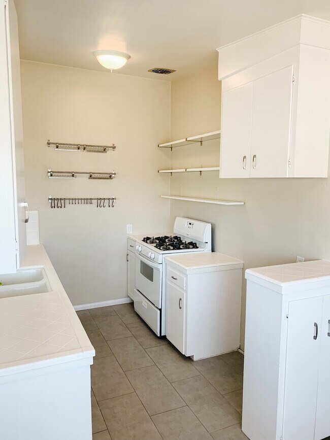 Building Photo - 323 CRISTOBAL, LLC