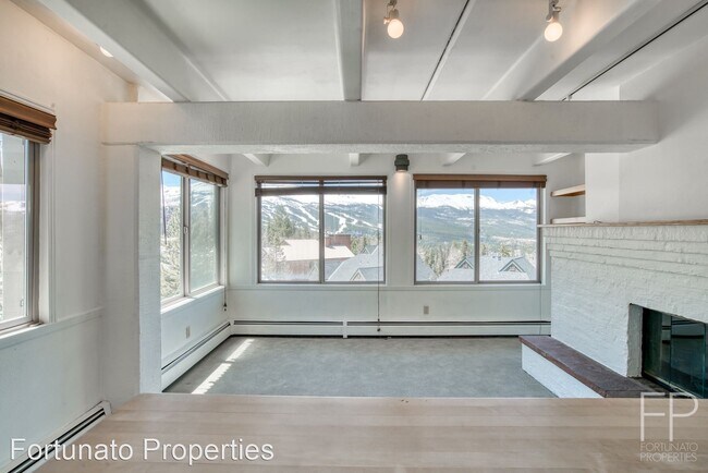 Foto del edificio - 303 Overlook Dr