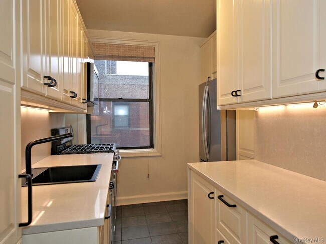 Foto del edificio - 426 Larchmont Acres