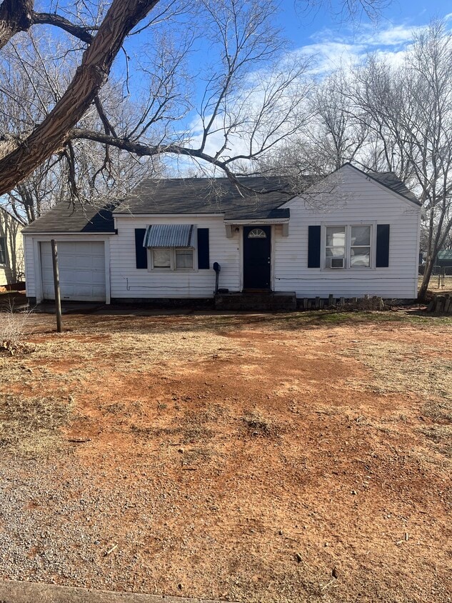 908 Halsey Dr, Elk City, OK 73644 House Rental in Elk City, OK