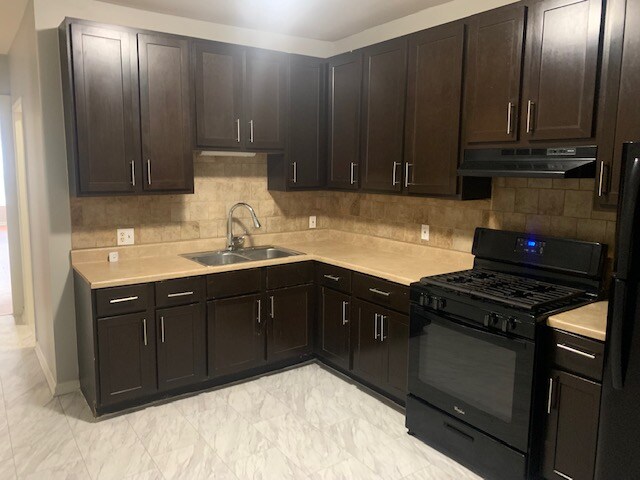 Foto del edificio - 8030 S Emerald Ave