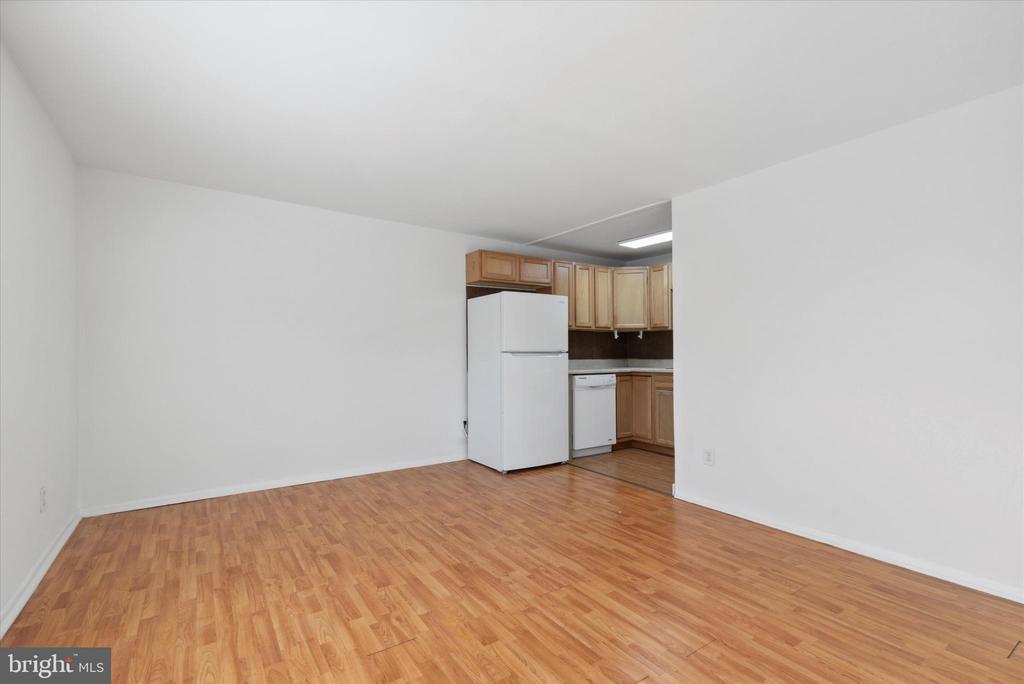 Primary Photo - 288 Greenough St