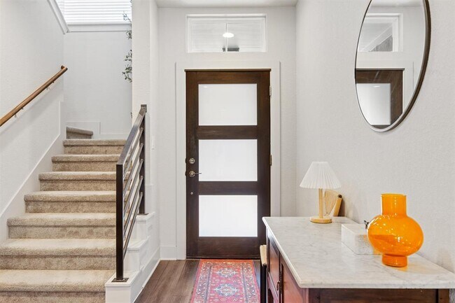 Foto del edificio - 2056 Local Rebel Lp