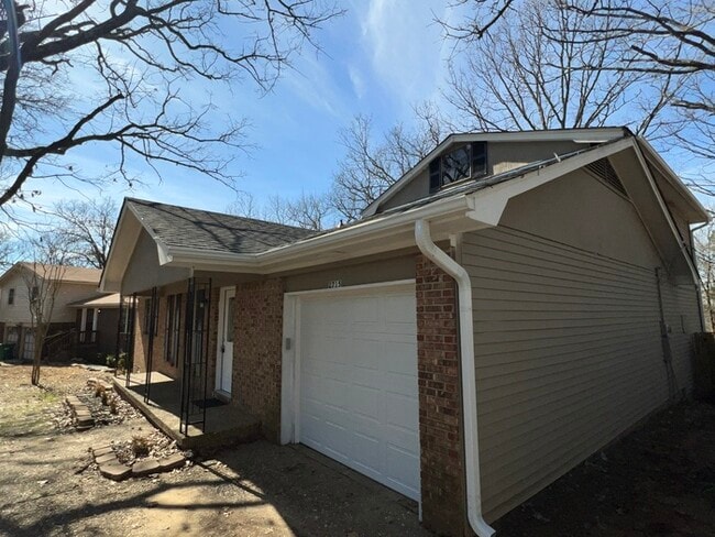 Building Photo - 2715 Jadestone Dr