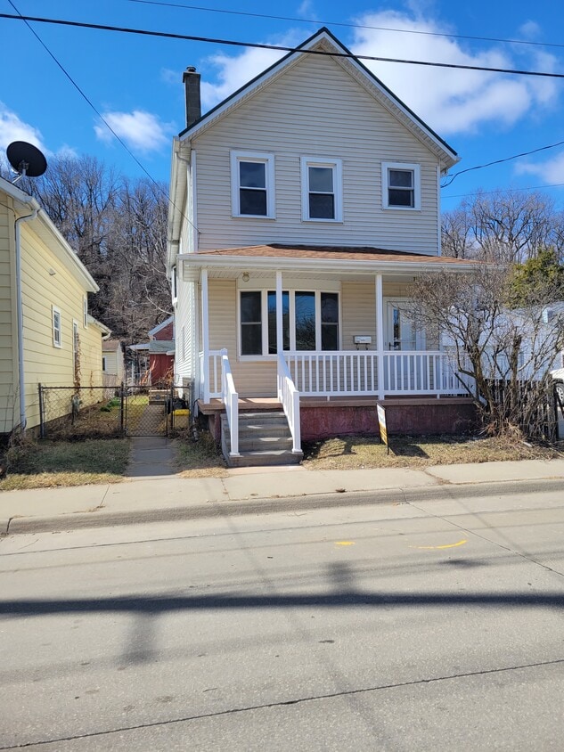 2705 White Street - 2705 White St