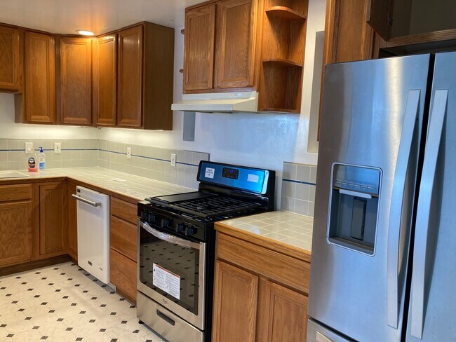 Kitchen - 321 17th Pl