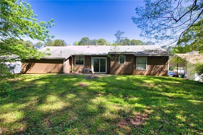 Foto del edificio - 2414 Leslie Brook Dr