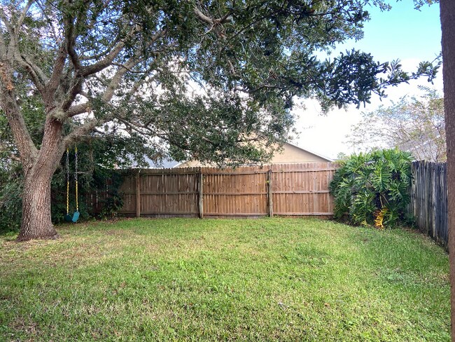 Building Photo - 350 Seville Pointe Ave